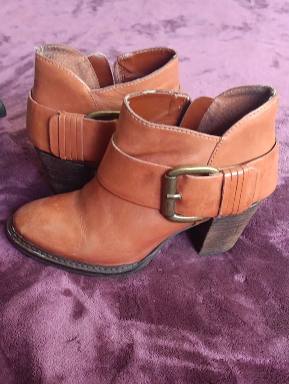 Steve Madden Chestnut Brown Leather Ankle Booties with Side Buckle